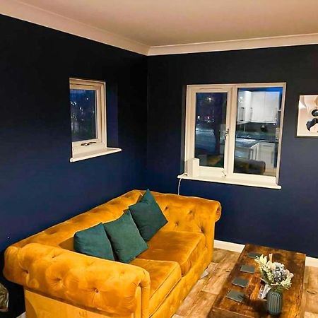 Stylish & Modern Apartment - Southend Stays Екстериор снимка